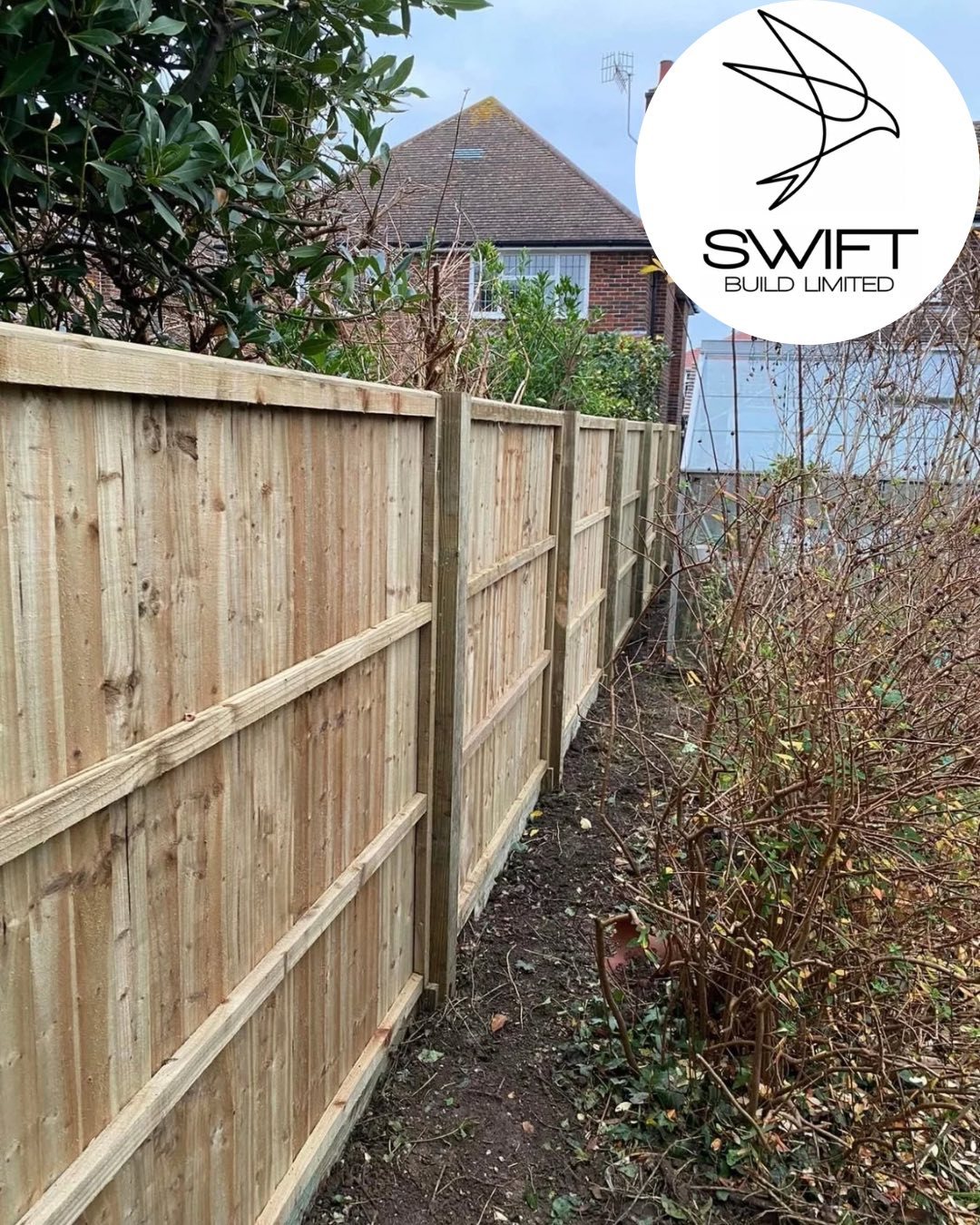 New close-board timber fencing